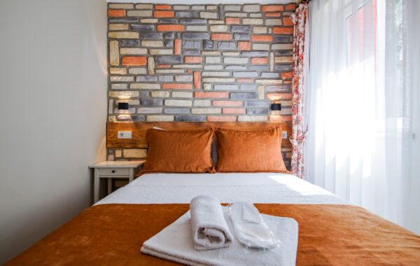 22-Ekonomik Double Tepe Manzaralı Oda