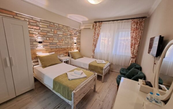 16-Standart Twin Cadde Manzaralı Oda – Giriş Katı